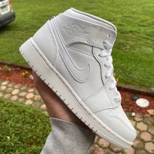 jordan 1 white selling on depop @lalajanie